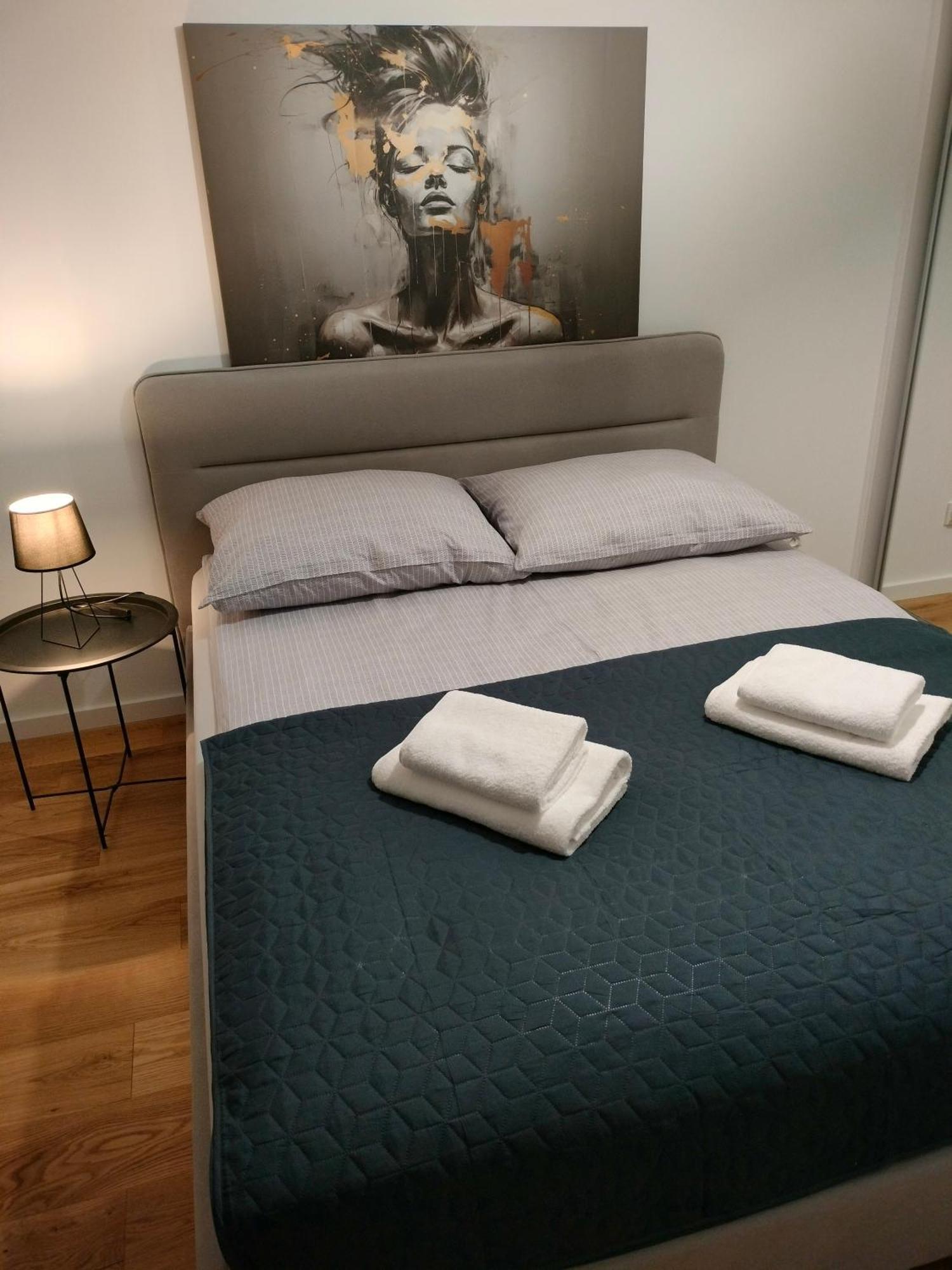 Karoliny 2 Self Check-in, Parking Apartment Rzeszow